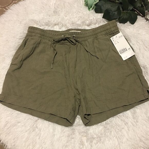 NEW H&M Green Shorts   - Picture 1 of 6